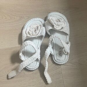 Zara Kids Cream Crochet Flower Sandals